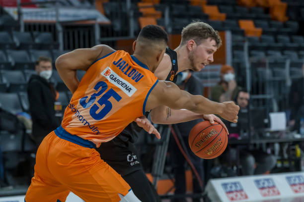 长路不是拒 长路不是拒