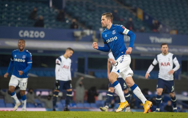 面对西亚球 面对西亚球