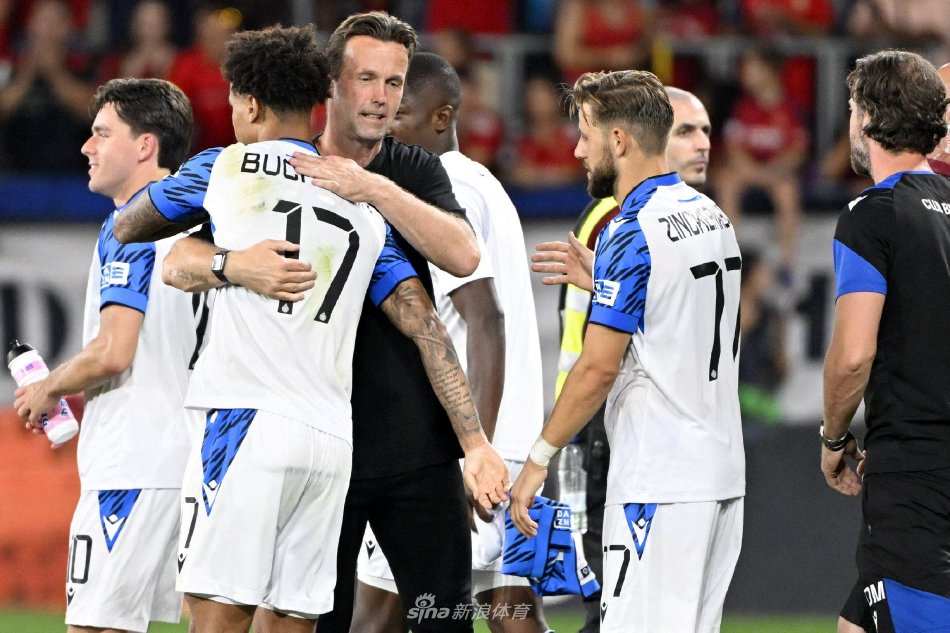 以高尔夫运 以高尔夫运