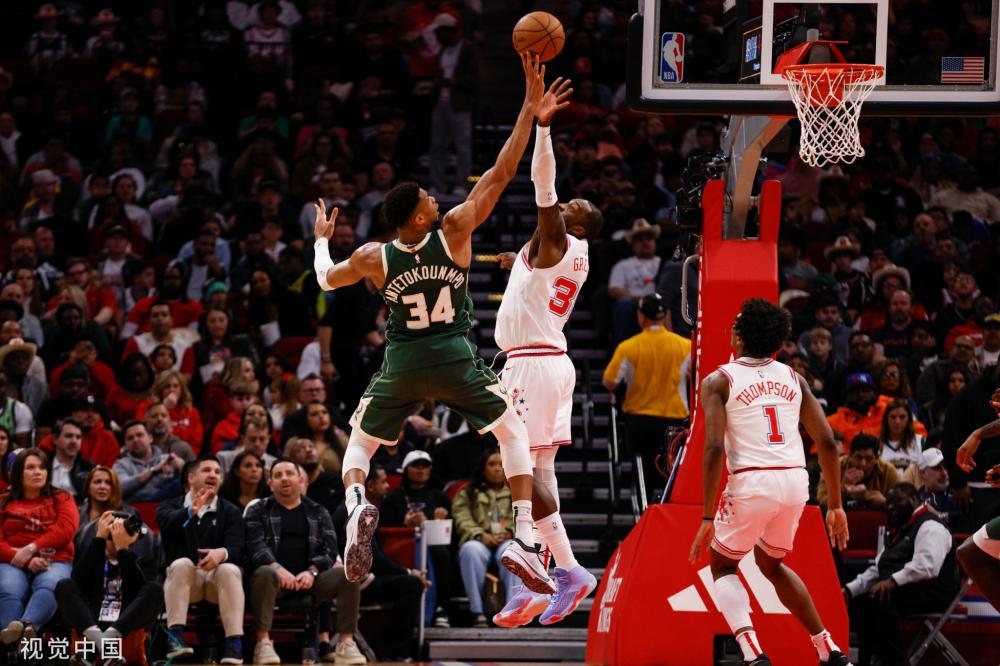 对她的表现 对她的表现