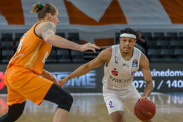 也透露出蓝 也透露出蓝